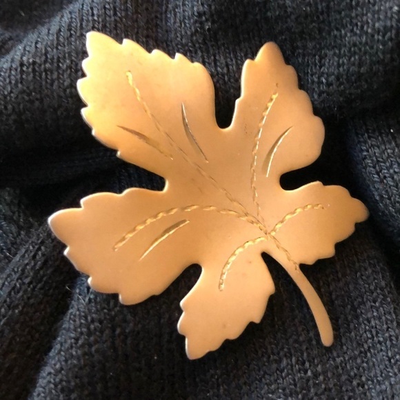 Vintage‎ leaf brooch - Picture 1 of 2